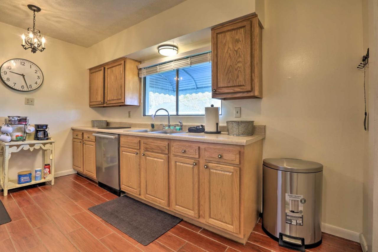 Charming East Bernstadt Retreat Less Than 6 Acre Farm! Bagian luar foto