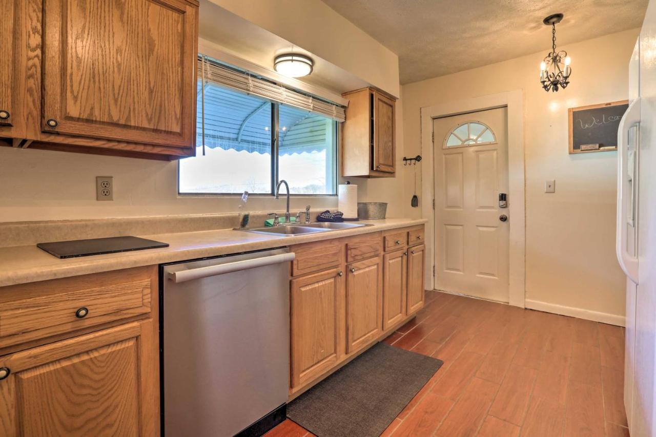 Charming East Bernstadt Retreat Less Than 6 Acre Farm! Bagian luar foto